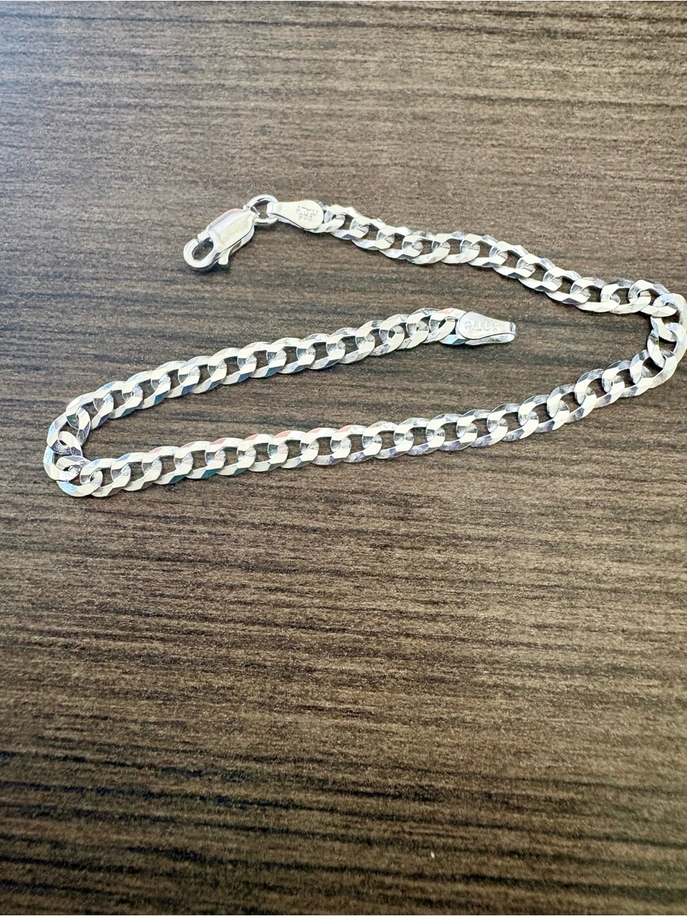 Sterling Silver Flat Diamond-Cut bracelet